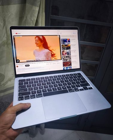 Thu Mua Macbook Cũ Giá Cao Tận Nơi HCM - Air M1 M2 M3, Pro 14 16 inch - Hitech Store