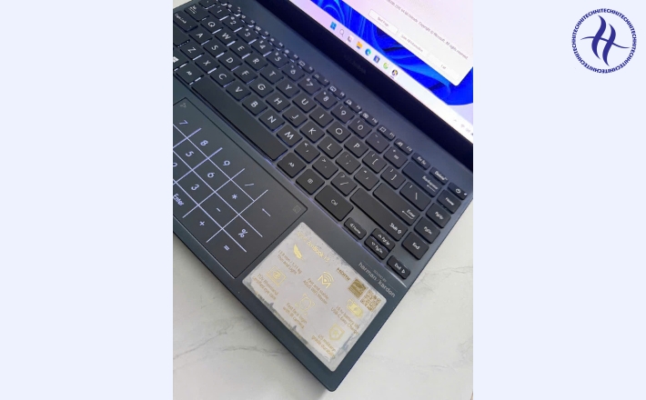 ASUS ZENBOOK UX325 OLED I5