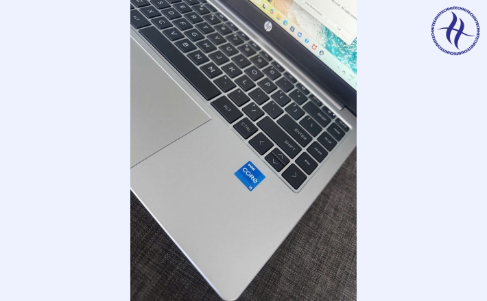 HP PAVILION 240 G10 7 I5